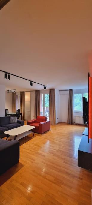 Drustveni Dom I Apartment *