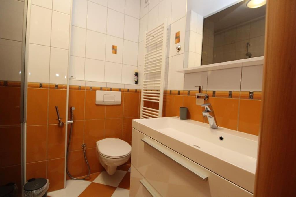 Drustveni Dom I Apartment